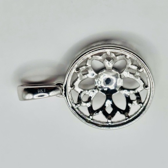 9K White Gold 0.20 CT Natural Diamond Round Pendant - Picture 6 of 6